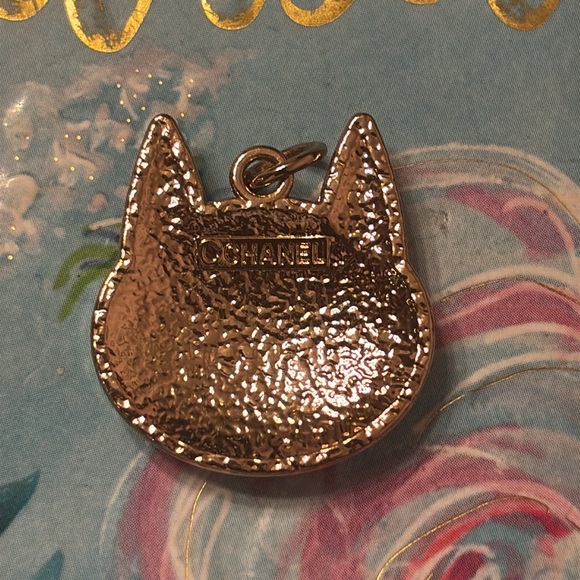 Chanel Gold and White Cat Charm - Picture 5 of 6